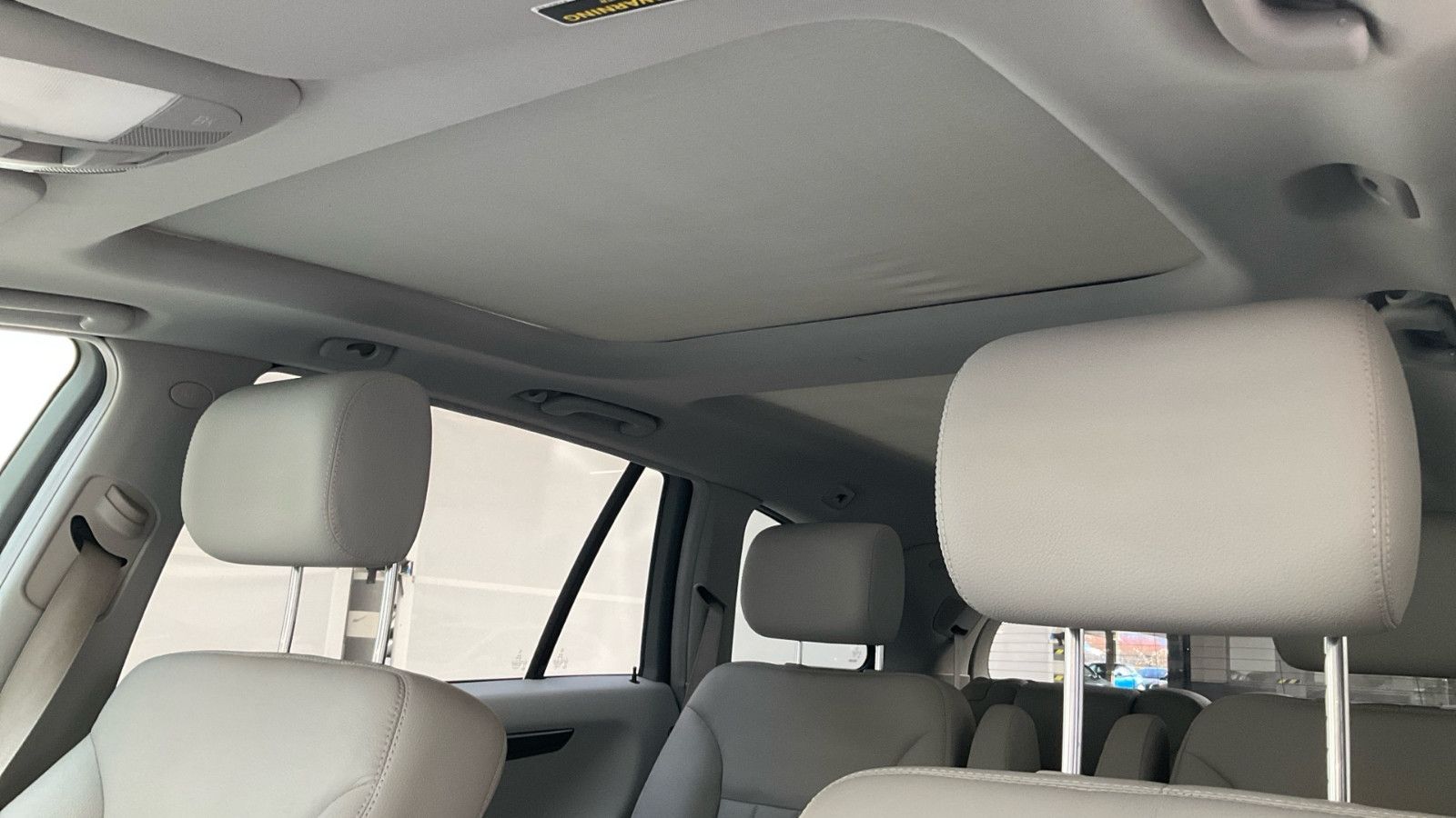 Fahrzeugabbildung Mercedes-Benz R 500 V8 L 4Matic Aut 6-Sitze Leder Memory Pano