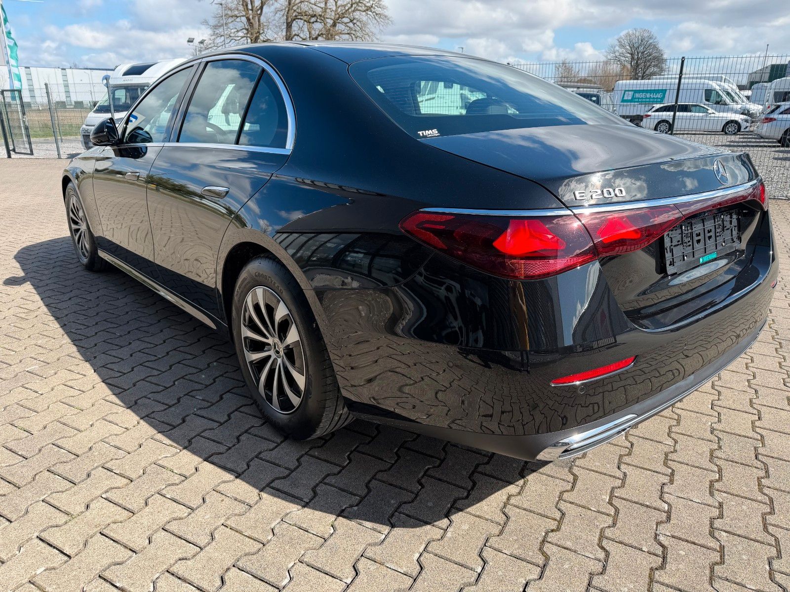 Fahrzeugabbildung Mercedes-Benz E 200 Limousine Avantgarde Advanced Plus