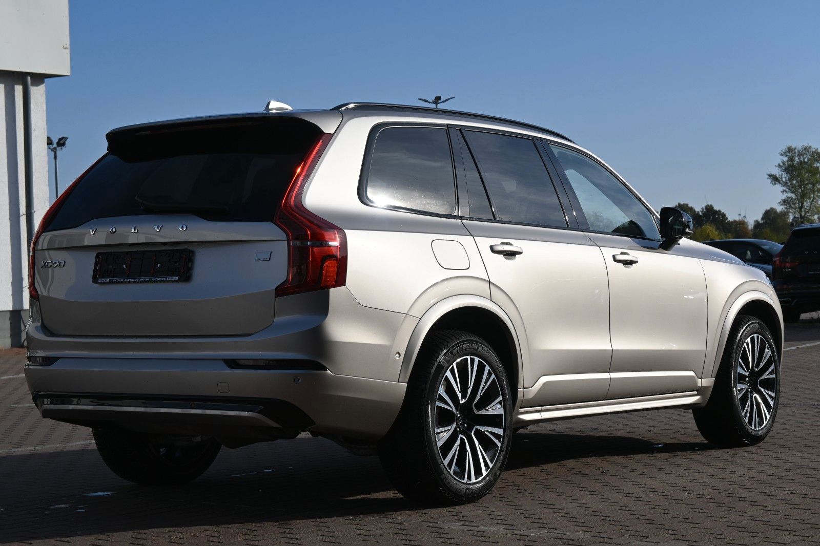 Fahrzeugabbildung Volvo XC90 Ultimate Dark Recharge Plug-In Hybrid AWD