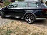 Volkswagen Passat Alltrack 2.0 TDI SCR 147kW DSG 4MOTIO... - gebrauchte VW Passat Alltrack aus dem Jahr 2021