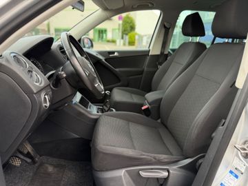 Volkswagen Tiguan - 11