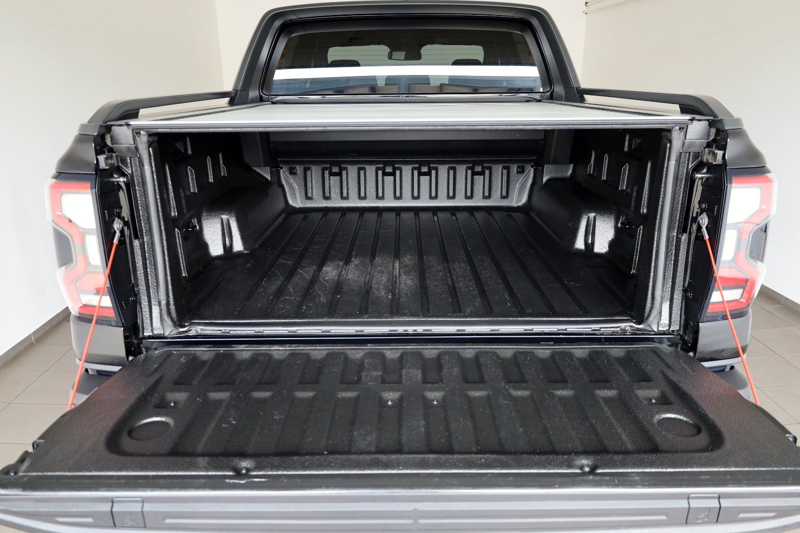 Fahrzeugabbildung Ford Raptor e-4WD,Techno73,Rollo el., Garantie 11.29