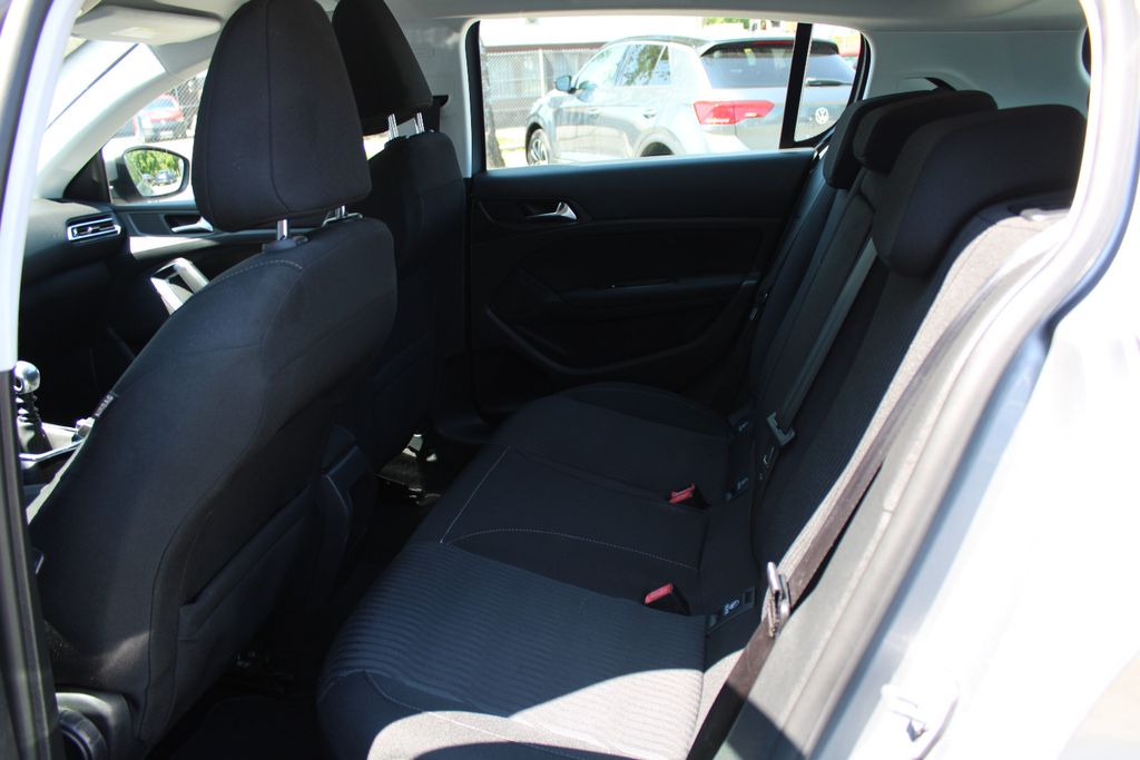 PEUGEOT 308 – Bild 18 von 20