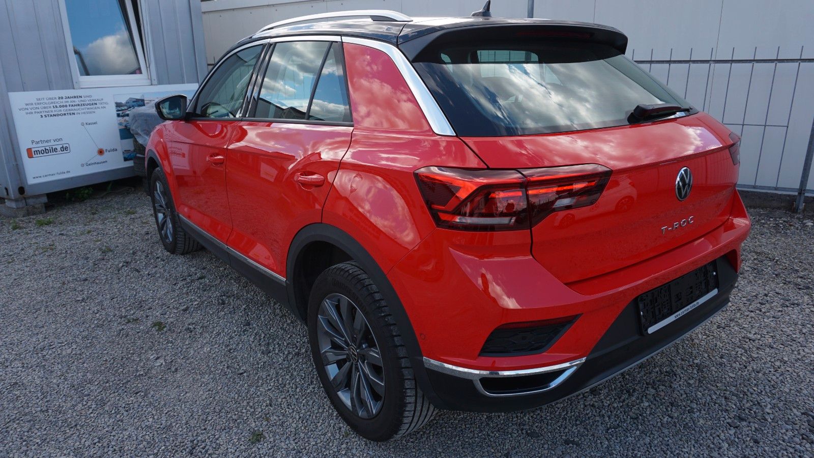 Fahrzeugabbildung Volkswagen T-Roc Sport, Sport Fahrwerk, Navi, Kamera, WR
