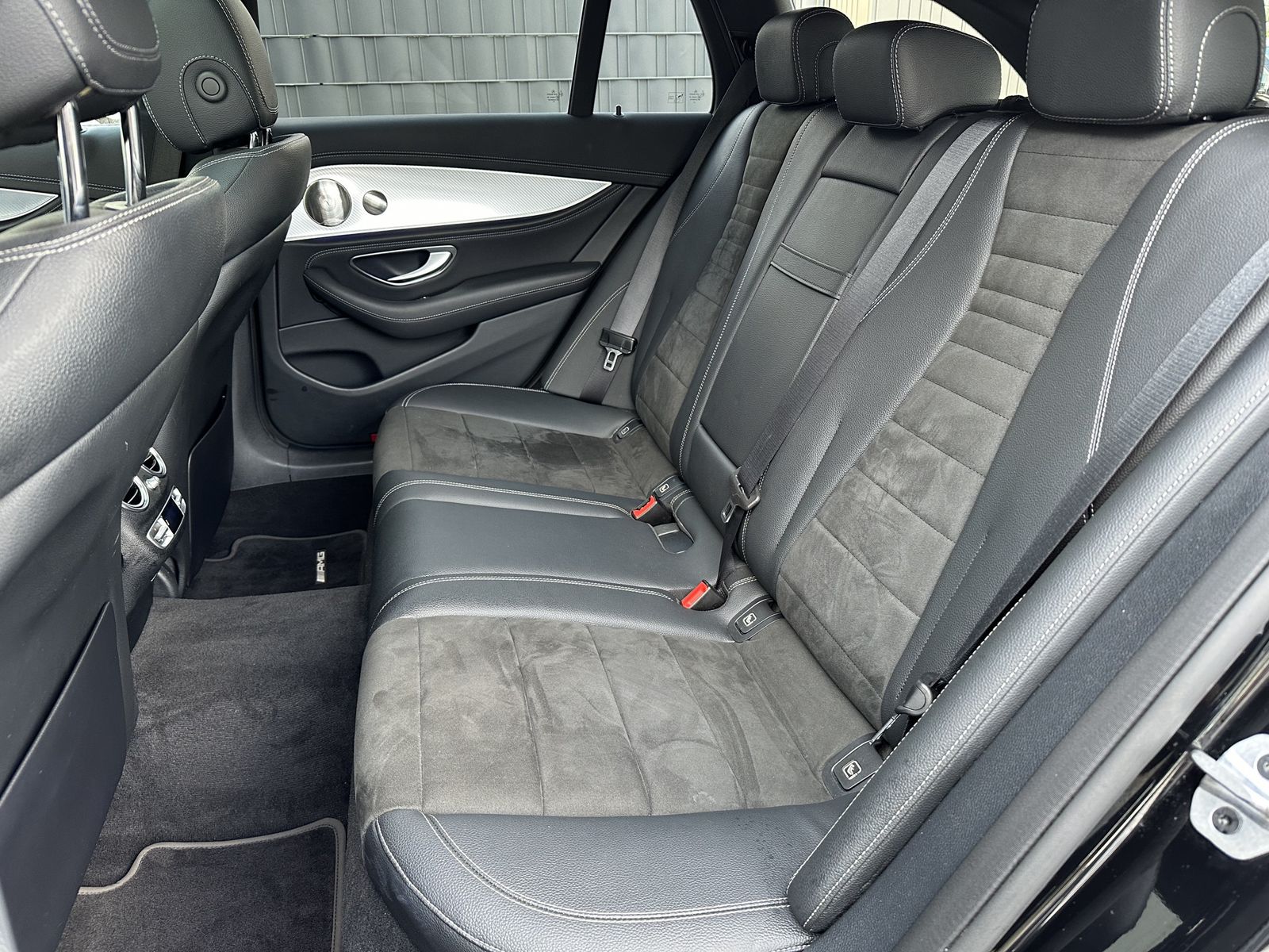 Fahrzeugabbildung Mercedes-Benz E 300de T 4Matic AMG-Line NAV+LED+AHK+PANO+WIDE