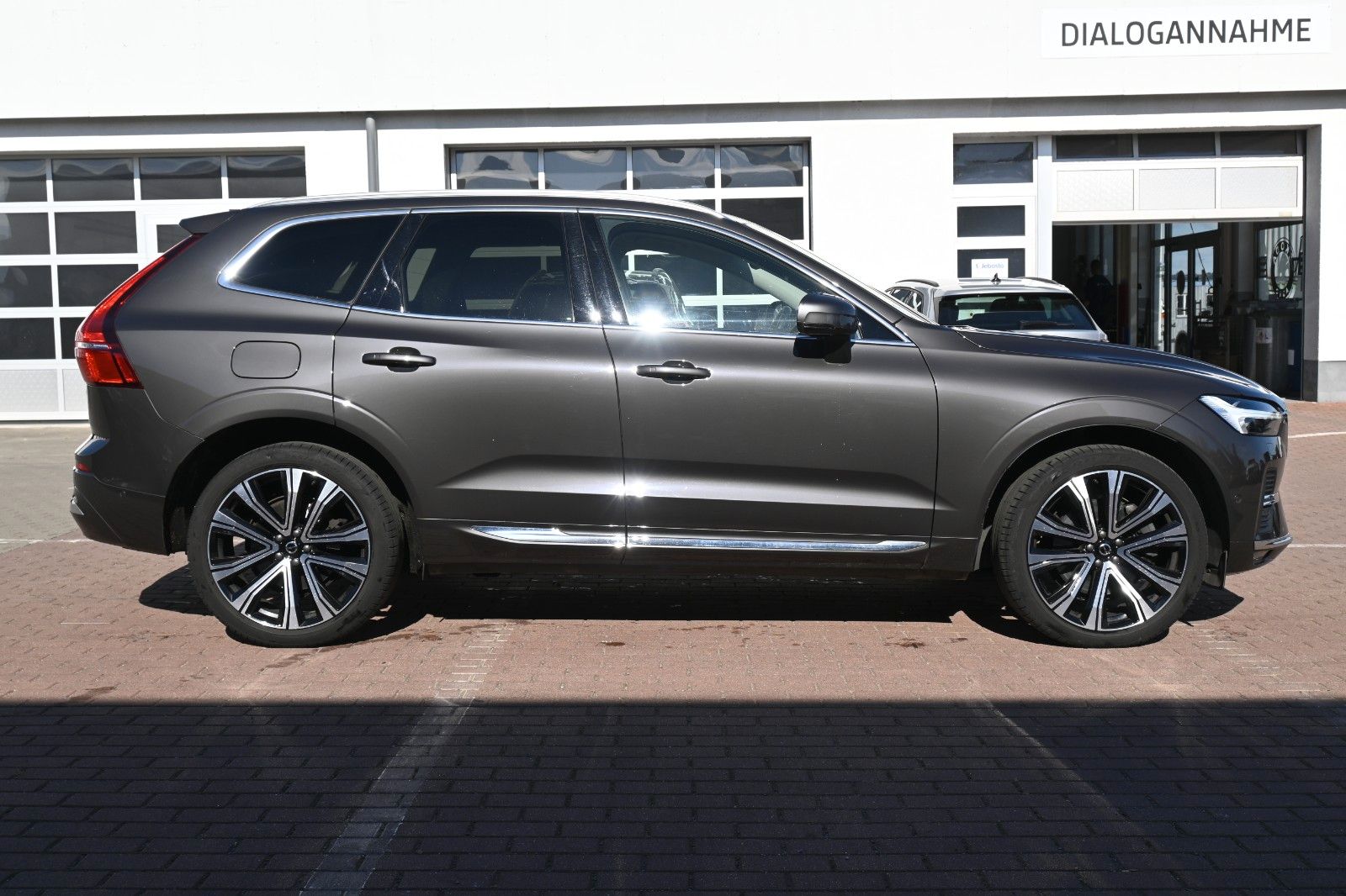 Fahrzeugabbildung Volvo XC60 B5D Inscription MASS*360°*AHK*Pano*ACC*