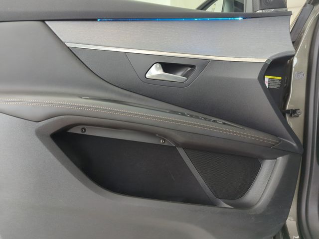 3008 Hybrid4 300 GT EAT8*PANO*LEDER*FOCAL*
