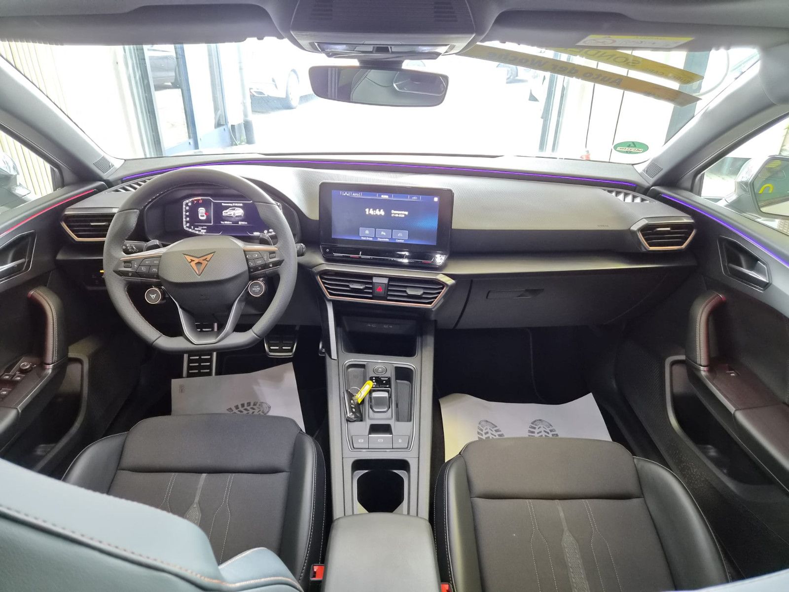 Fahrzeugabbildung CUPRA Leon VZ / PANO / LED / KAMERA / NUR 42TKM