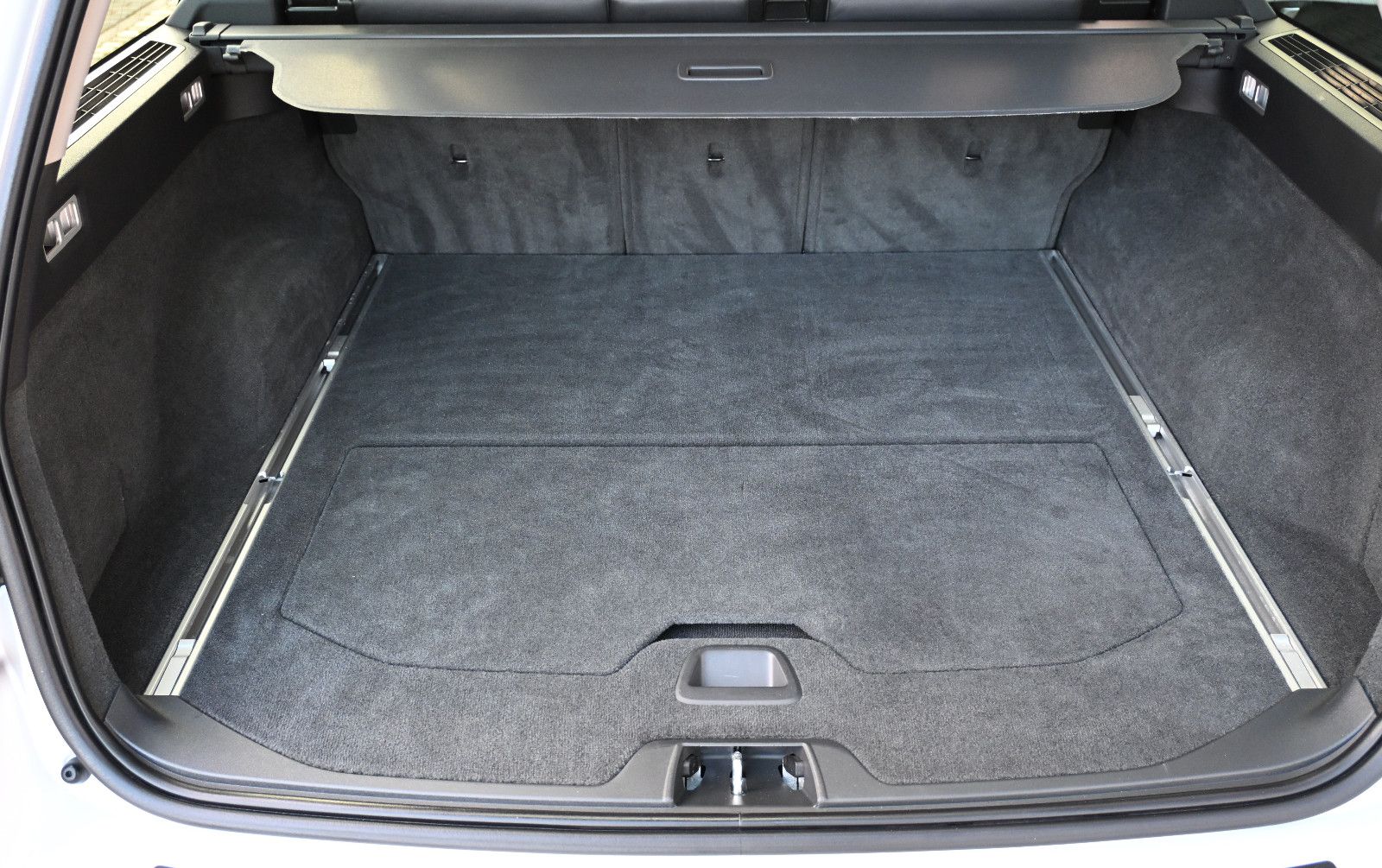 Volvo V70 T5 Summum *RHD* – Bild 22