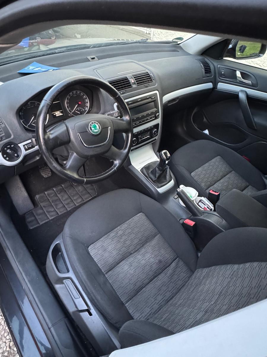 Skoda Octavia 2011 — photo 9