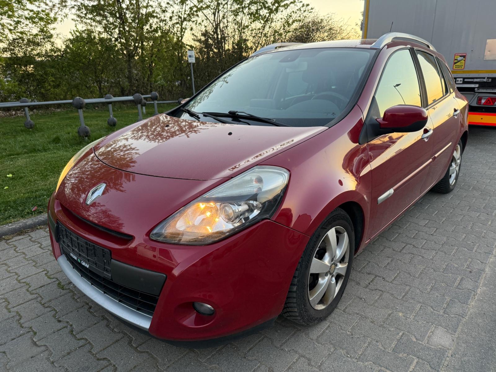 Renault Clio Grandtour Luxe+Navi+Teilleder+Alu