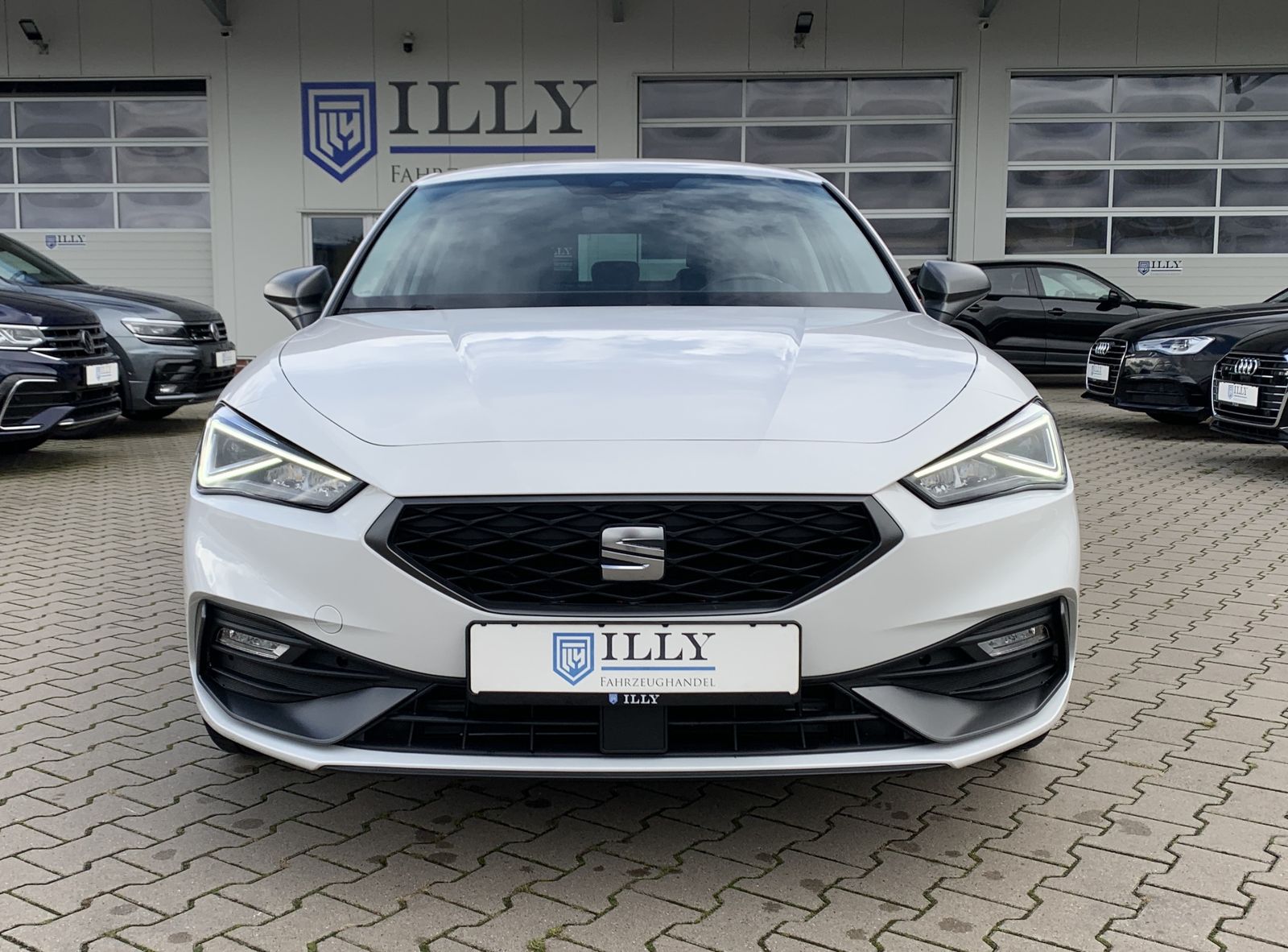 Fahrzeugabbildung SEAT Leon 1.5 TSI*FR-Line*LED*Navi*PDC*Spur*