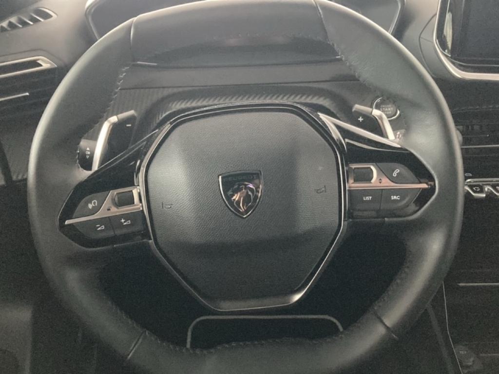 Peugeot 2008 Hybrid Allure AT Shz Navi Kamera PDC v+h
