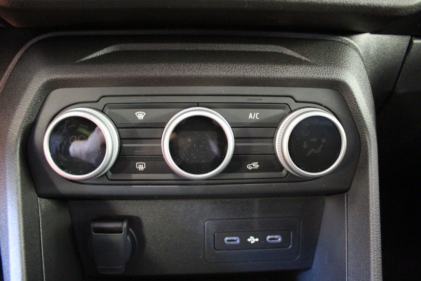 Fahrzeugabbildung Dacia Sandero Expression ECO-G 120 *Sitzhz*LPG*Kamera
