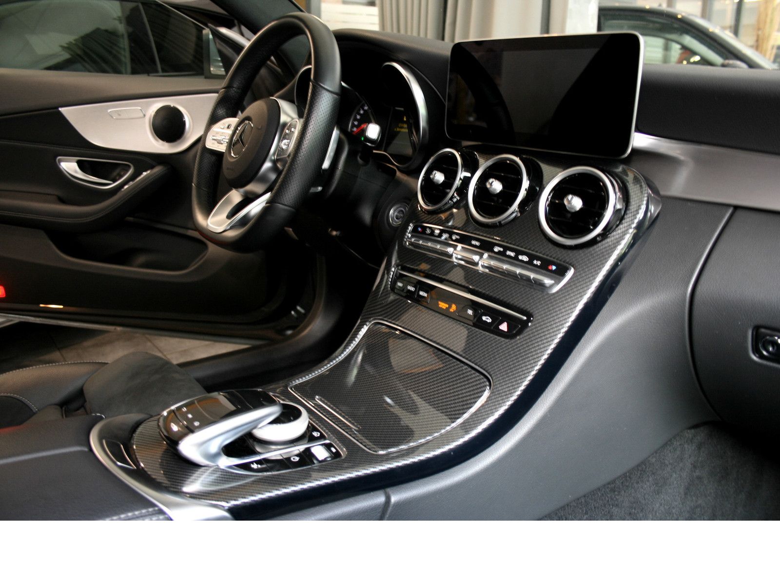 Fahrzeugabbildung Mercedes-Benz C 300 d Coupe AMG *Pano-Dach*Totw.*Multibeam.*Am