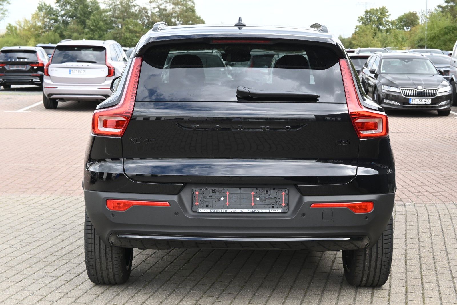 Fahrzeugabbildung Volvo XC40 B3 Plus Black Edition*LED*360*H&K*BLIS*20"