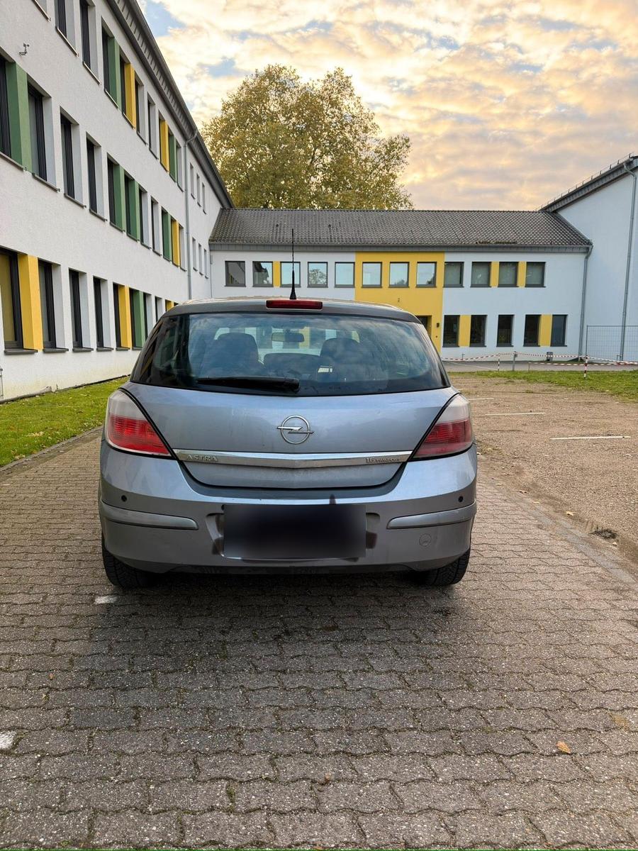 Opel Astra 2005 — engine