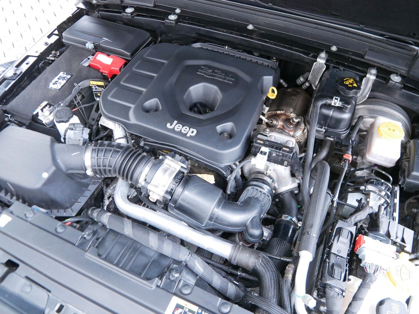 Fahrzeugabbildung Jeep Wrangler Unlimited 2.2 Overland 1.Hand AHK LED