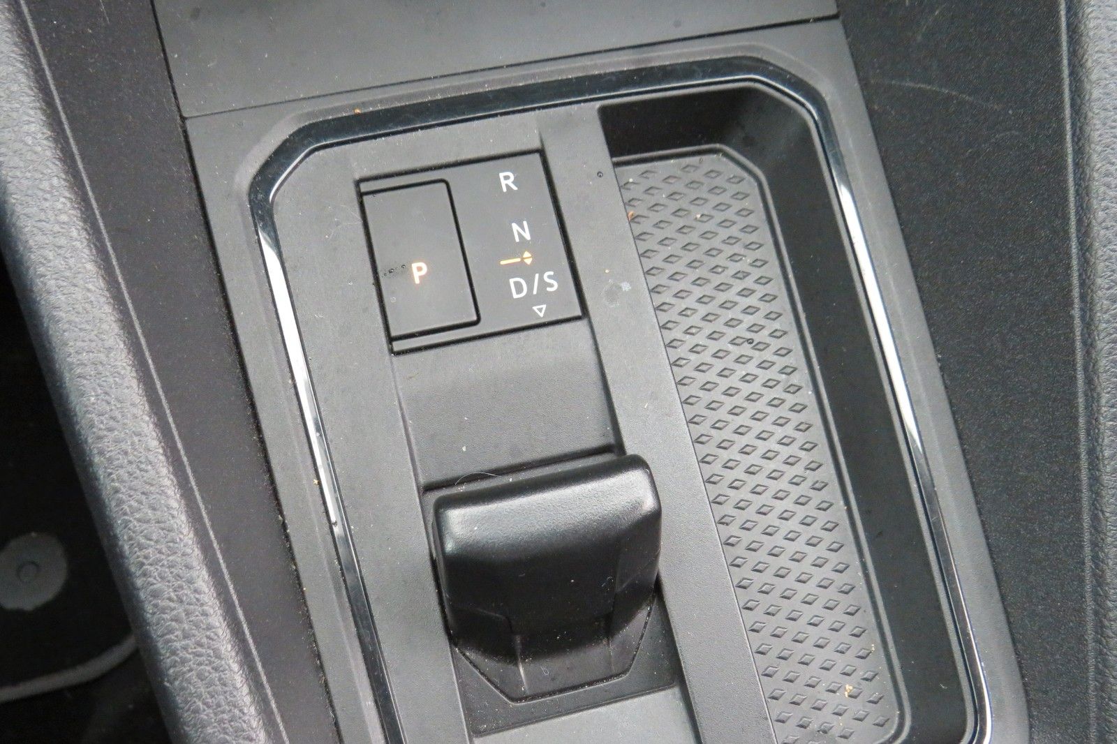 Fahrzeugabbildung Volkswagen Caddy Life DSG NAVI PDC SITZHEIZUNG 1.HD