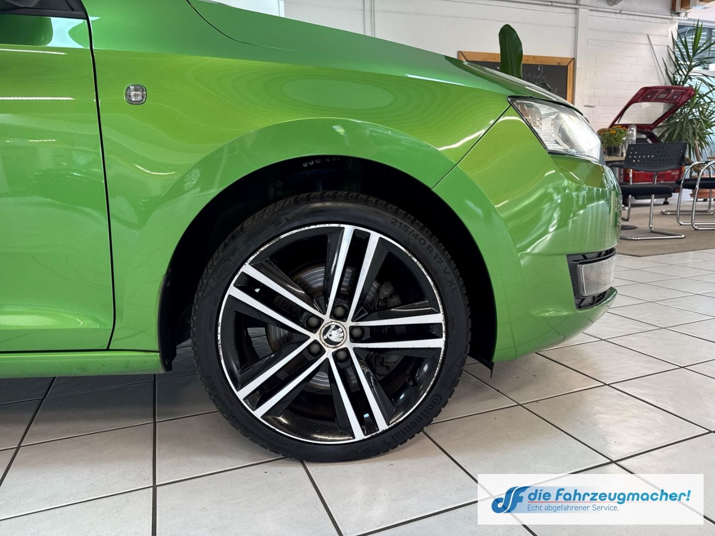 Fahrzeugabbildung SKODA Rapid Spaceback StylePlus 1.2 TSI Panorama Xenon