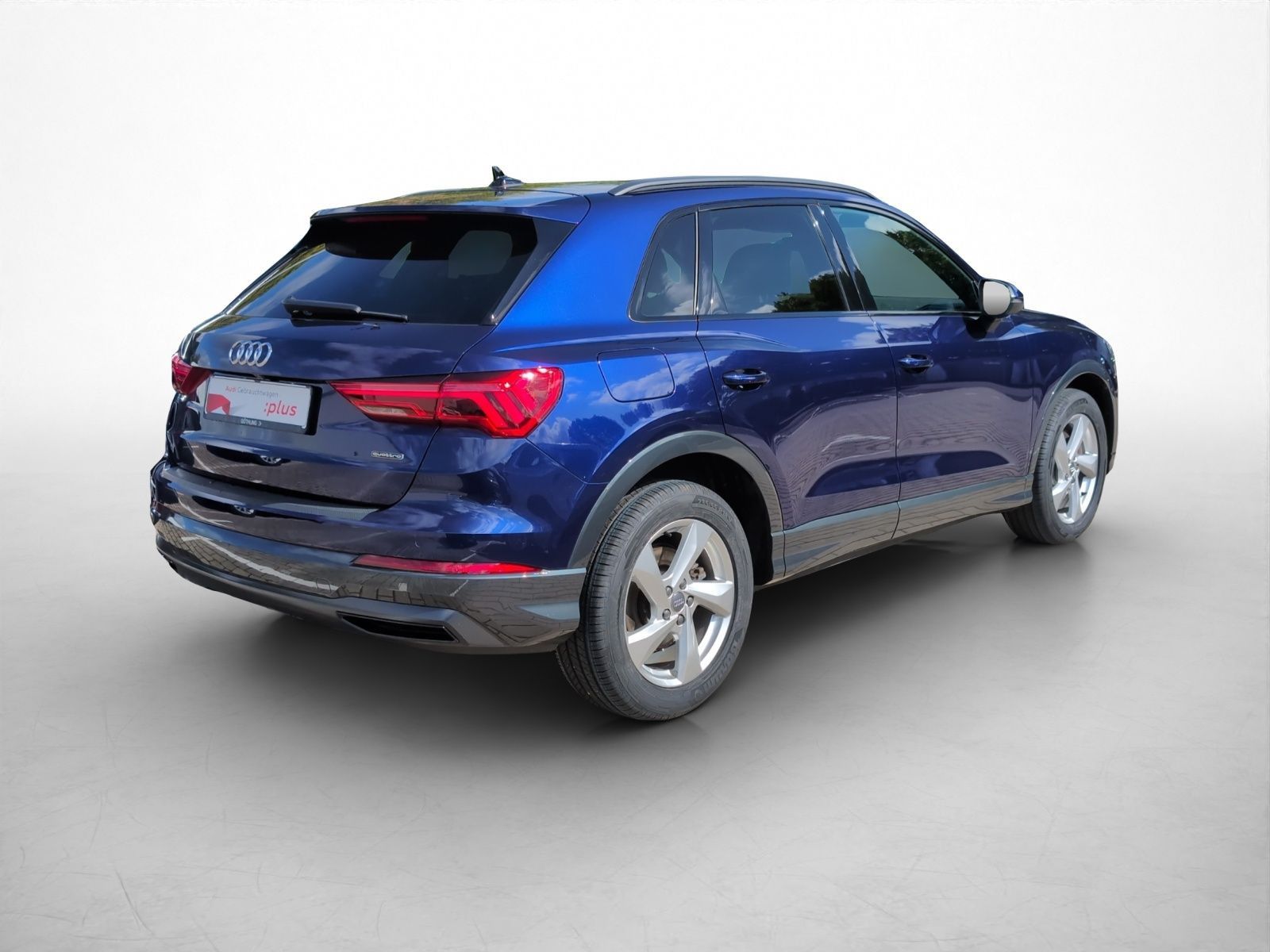 Audi Q3 advanced 40 TFSI qu adv. S tronic *Matrix*S l imagem 2