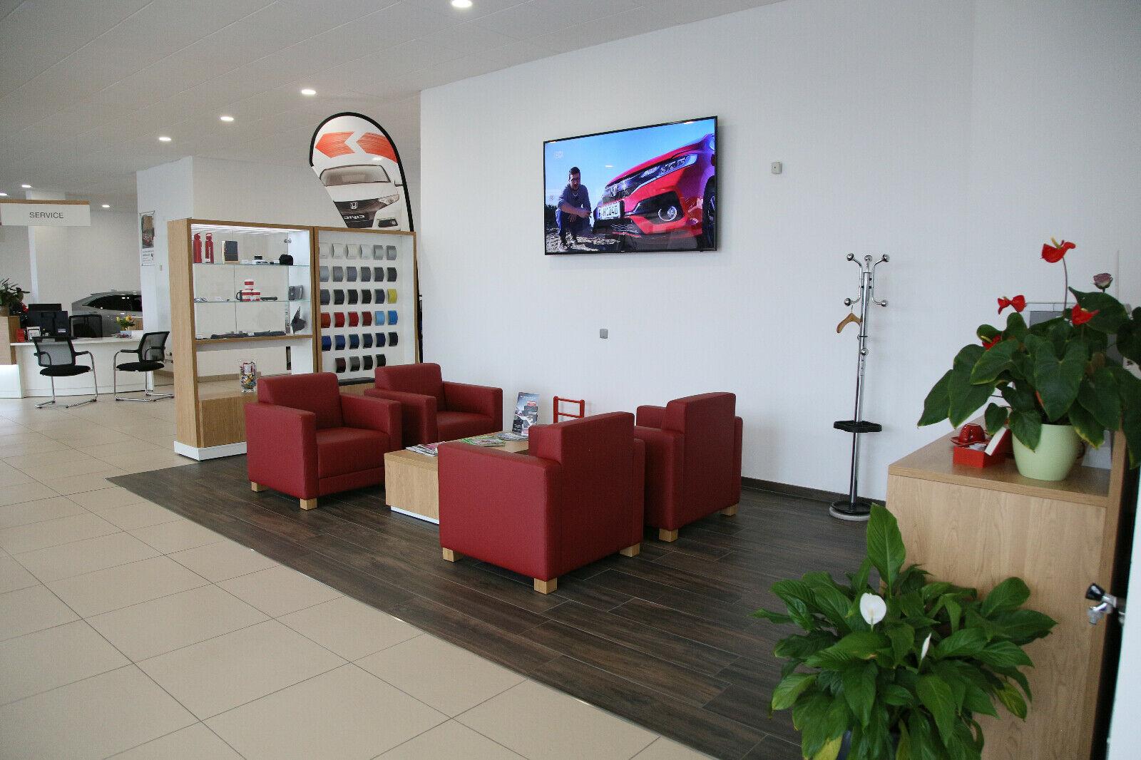 showroom-image-top