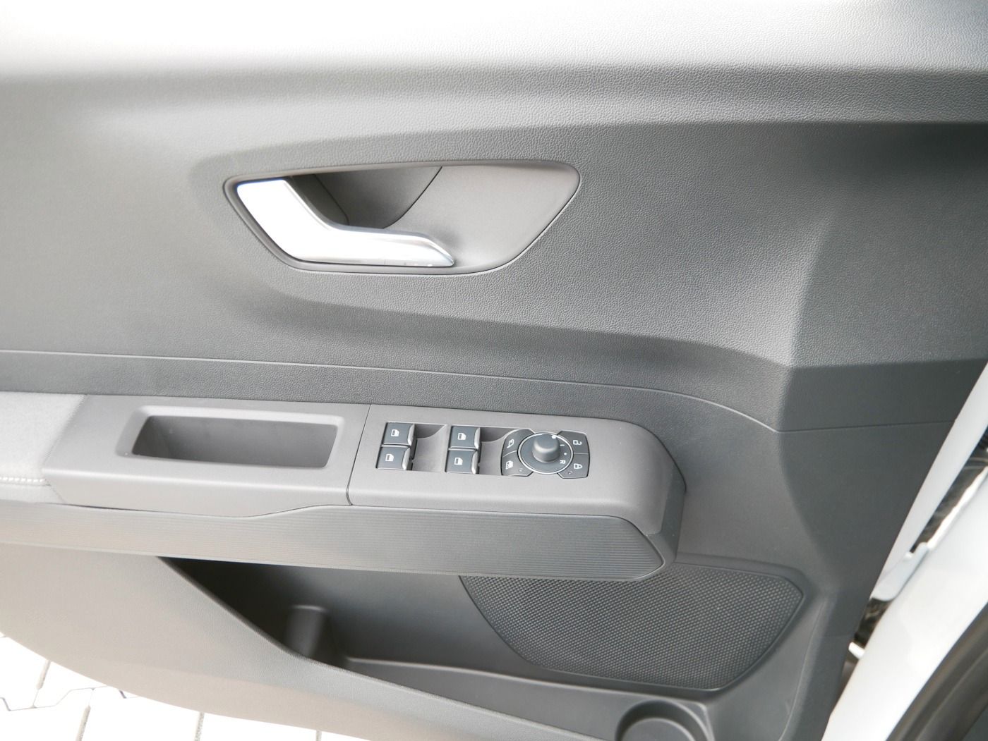 Fahrzeugabbildung Ford Tourneo Courier 1.0 Titanium Kamera ACC NAVI ALU