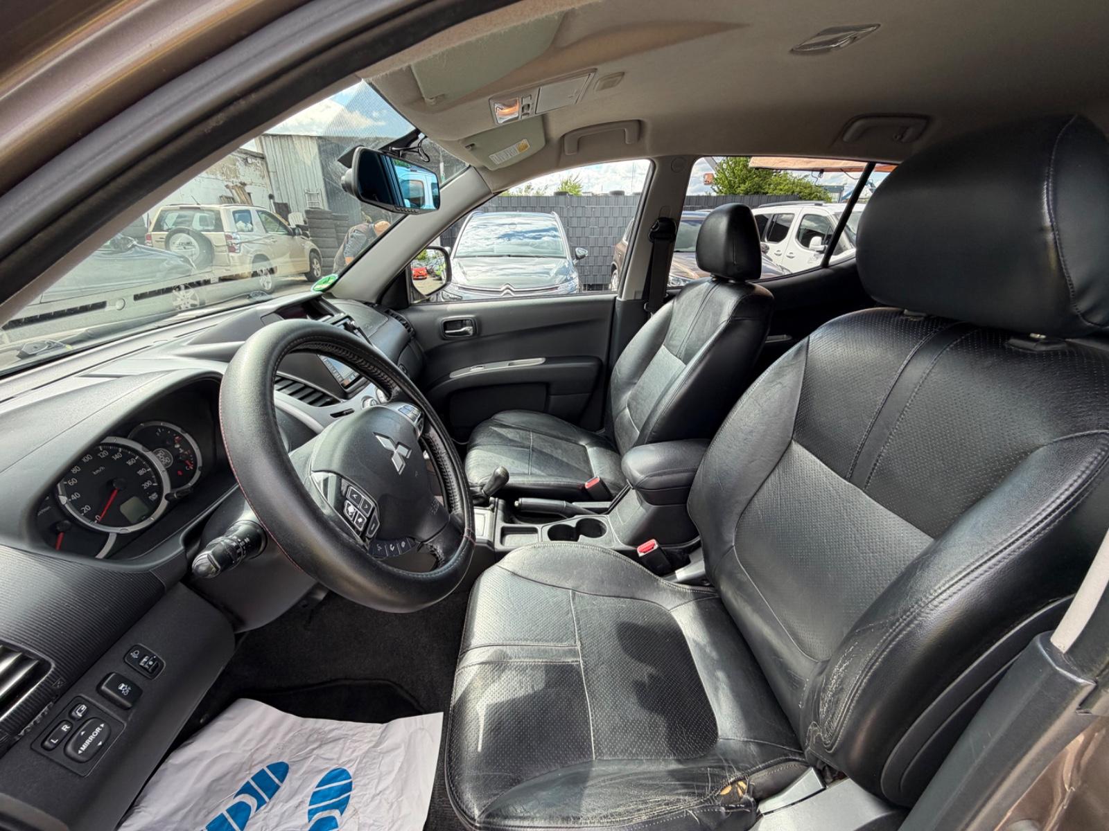 Mitsubishi L200 Intense Doppelkabine 4WD Camping
