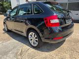 Skoda Rapid Spaceback Klimaautomatik,Sitzheizung,PDC - schwarze Skoda Rapid