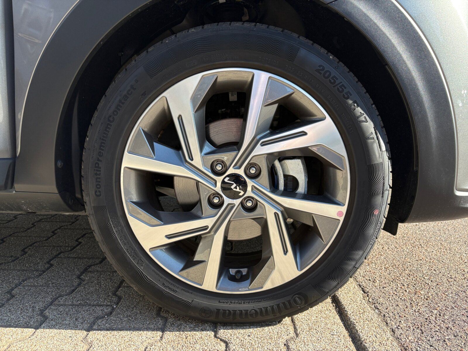 Fahrzeugabbildung Kia STONIC 1.0T 100 48V DCT GT-Line TECH GD Navi/SHD