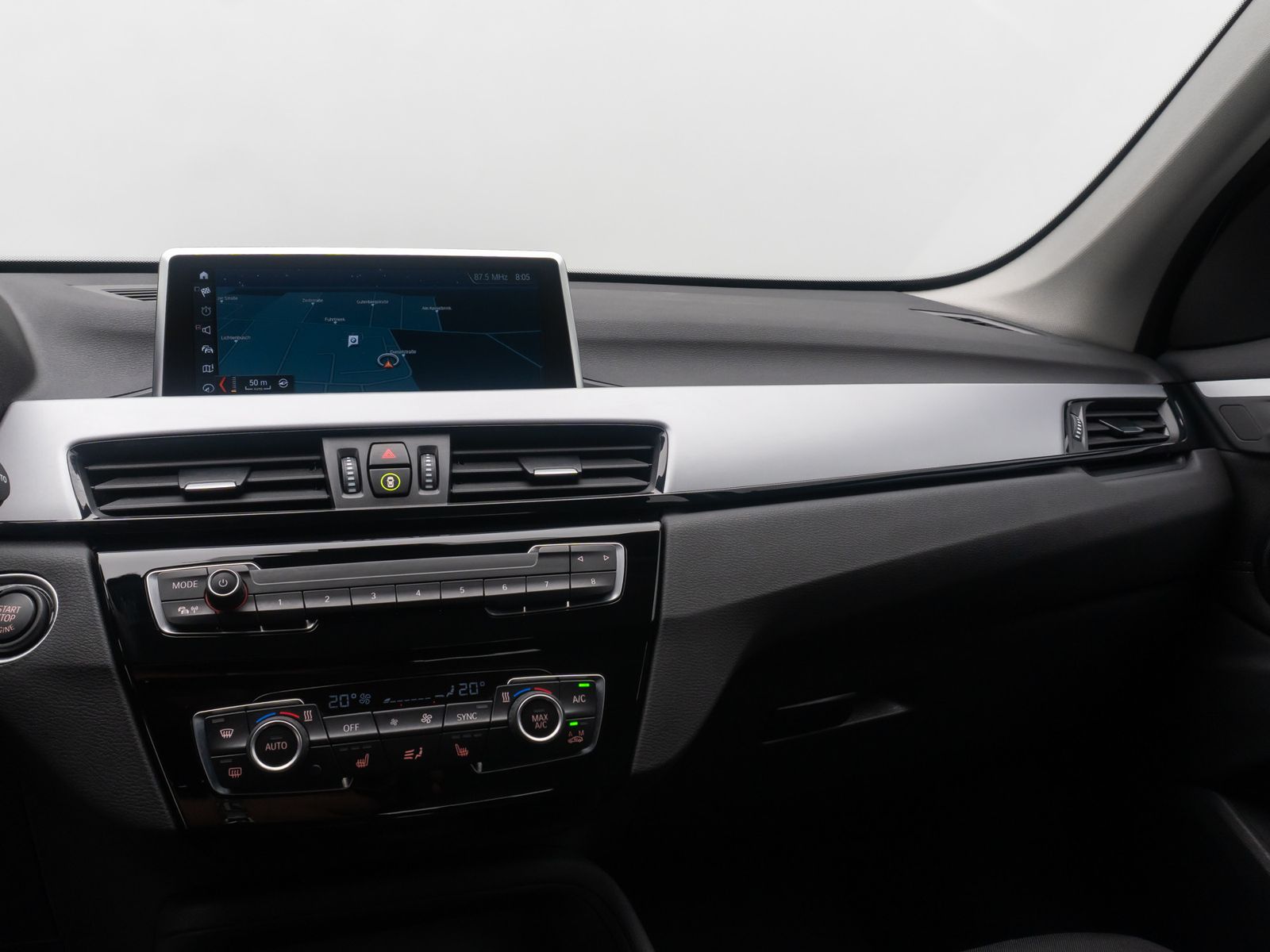 Fahrzeugabbildung BMW X1sD18i DAB HiFi Lenkrhzg DrivAssist Parkassist