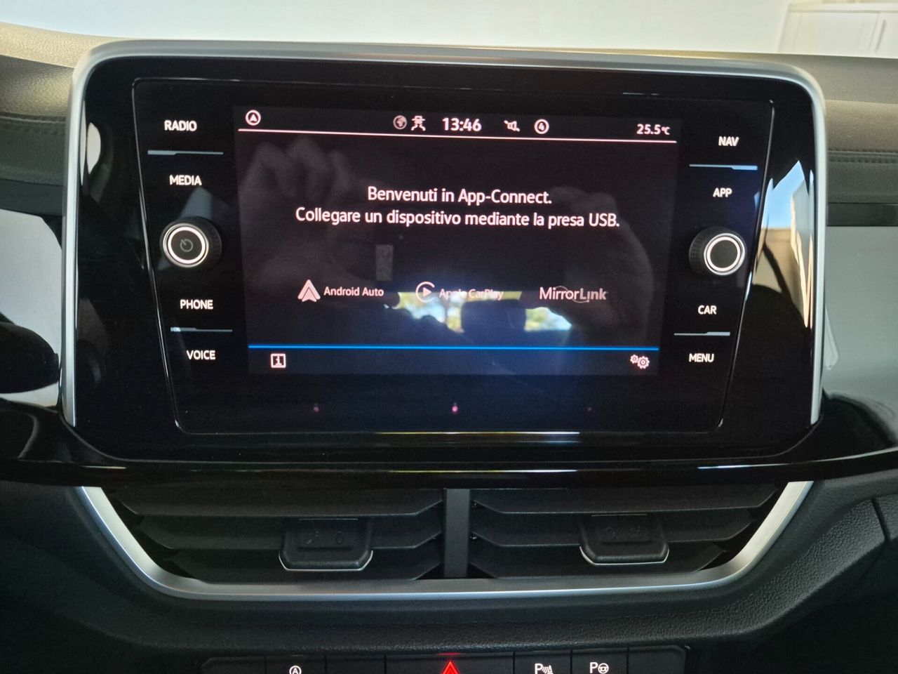 Other Volkswagen T-Roc 1.5 TSI R-LINE DSG LED APPLE CA imagem 3