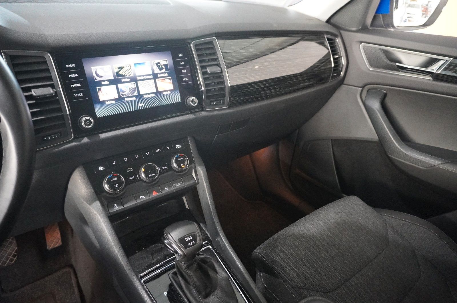 Fahrzeugabbildung SKODA Kodiaq 2.0 TDI STYLE 4X4 DSG NAVI/LED/SHZ/SPORT