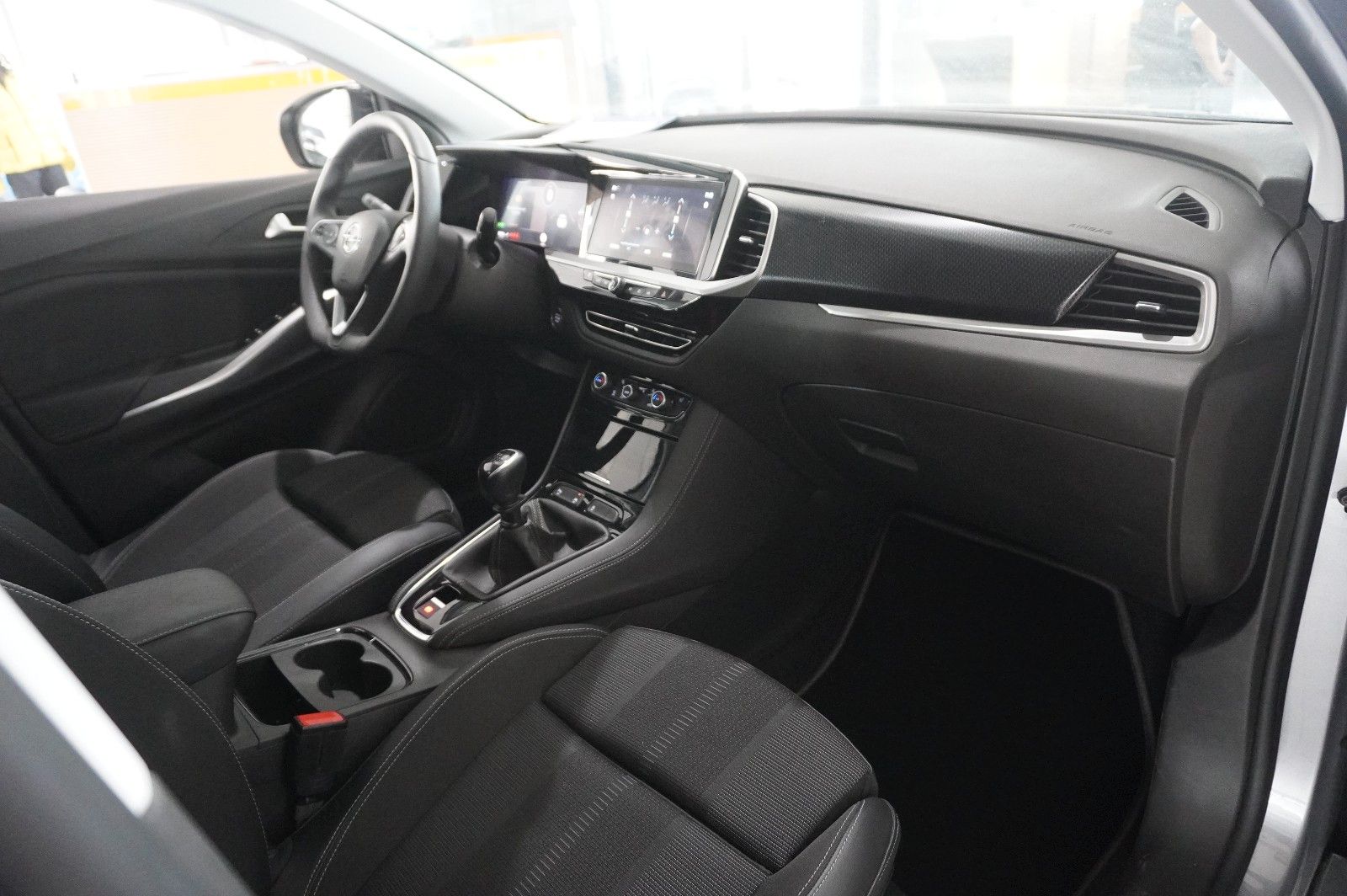Fahrzeugabbildung Opel Grandland (X) 1.2T GS LINE NAVI/LED/KAMERA/SPORT