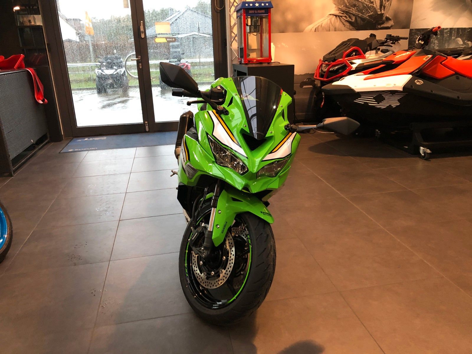 Fahrzeugabbildung Kawasaki Ninja ZX-4RR Performance