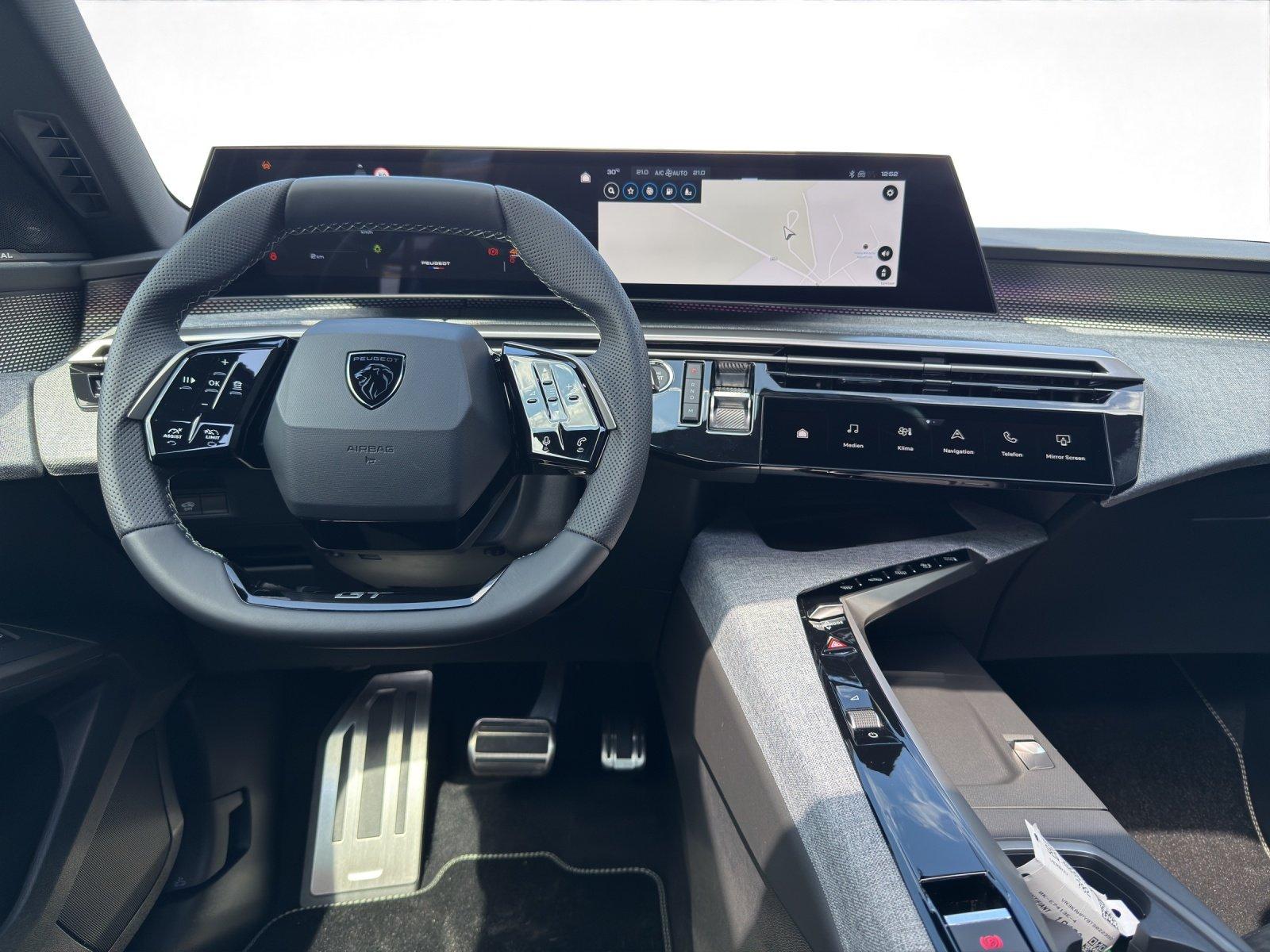 Peugeot 3008 GT 1.2 145 Kam.+KeyLess+LED+Navi+SD+SHZ+ACC