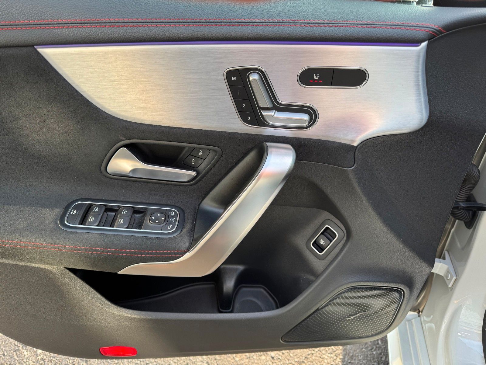 Fahrzeugabbildung Mercedes-Benz CLA 250 4M SB AMG+Pano+AHK+Memory+360+Night