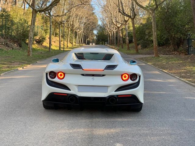 FERRARI F8 – Bild 7