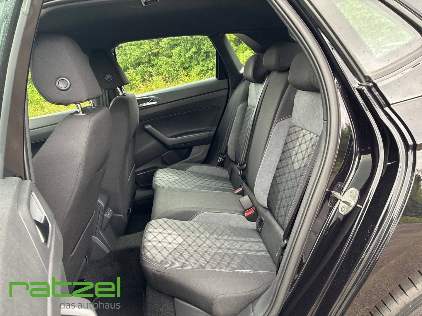 Fahrzeugabbildung Volkswagen Polo R-Line 1.0 TSI DSG IQ.Drive+ACC+LED+PDC
