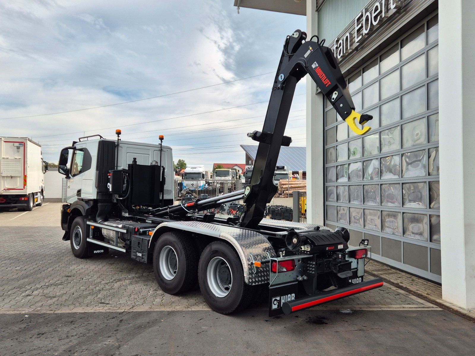 Fahrzeugabbildung Iveco X-Way AT300X48Z/P HR OFF 6x4 Hiab Winterdienst