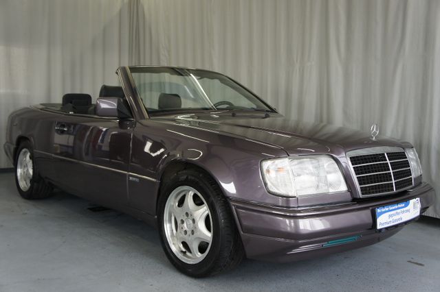 Mercedes-Benz 300 CE Cabrio #32-2