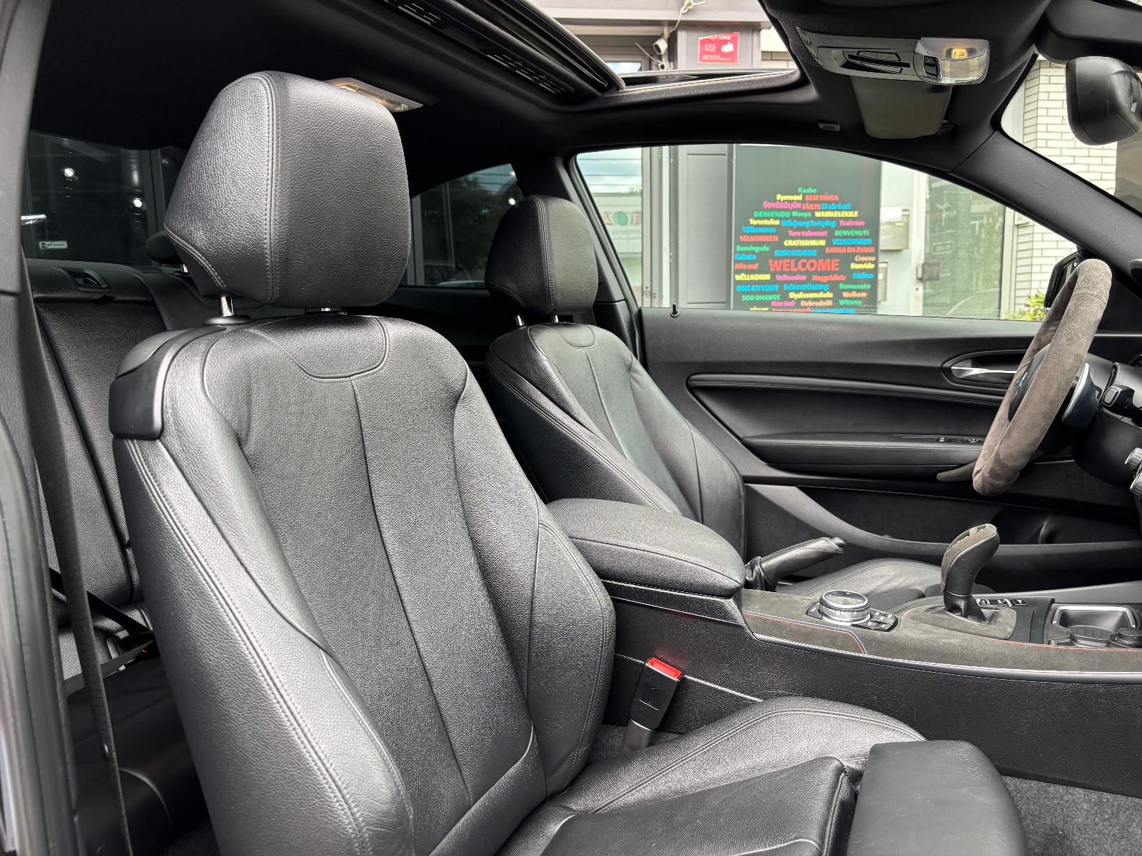 BMW M235i Coupé F22 326 ch BVA – Pack M – Toit ouvrant – Cuir – GPS Professional – 89 000 km