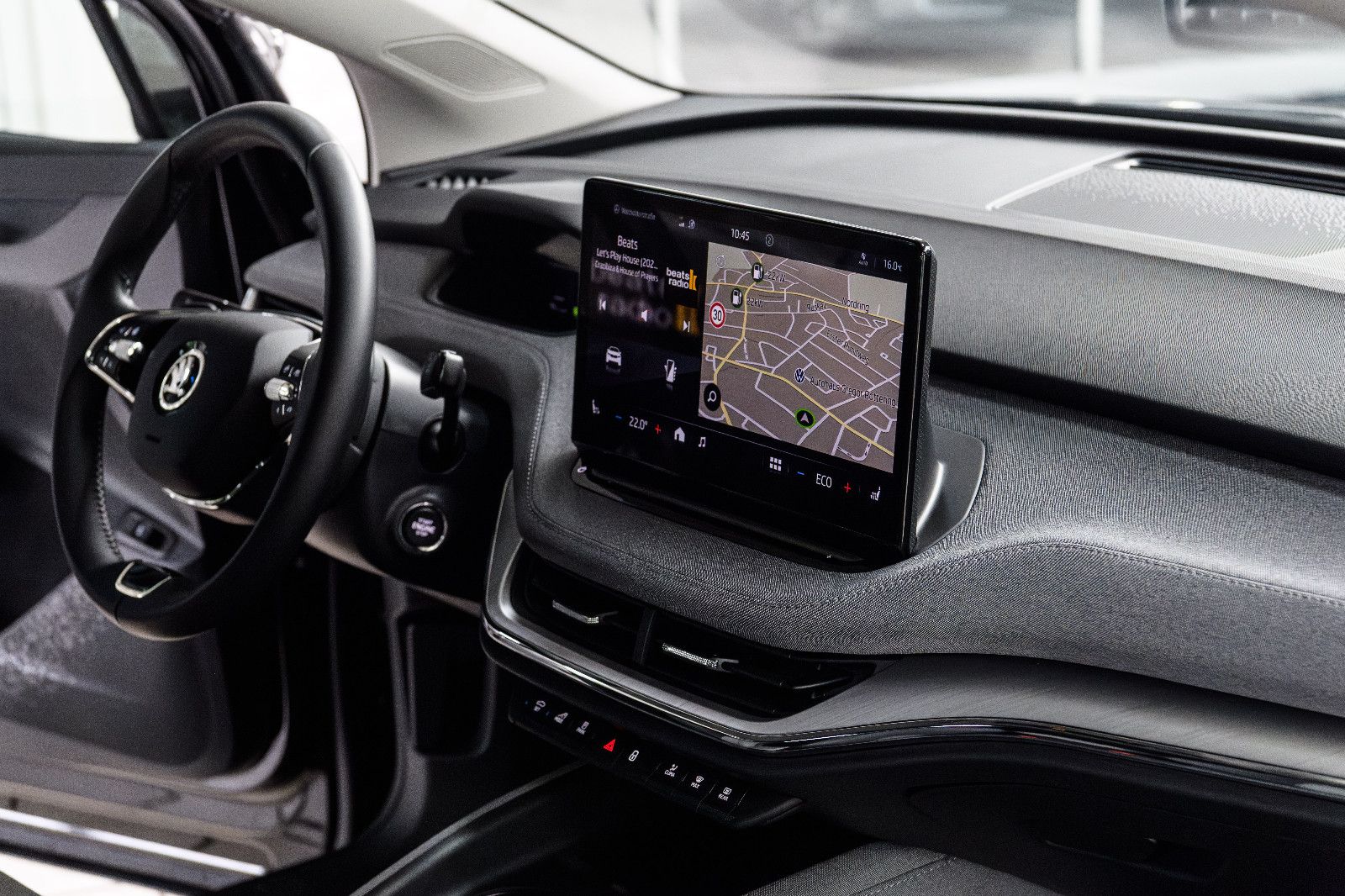 Fahrzeugabbildung SKODA Enyaq 60 Loft MATRIX-LED+RFK+NAVI+KEYLESS+SZH