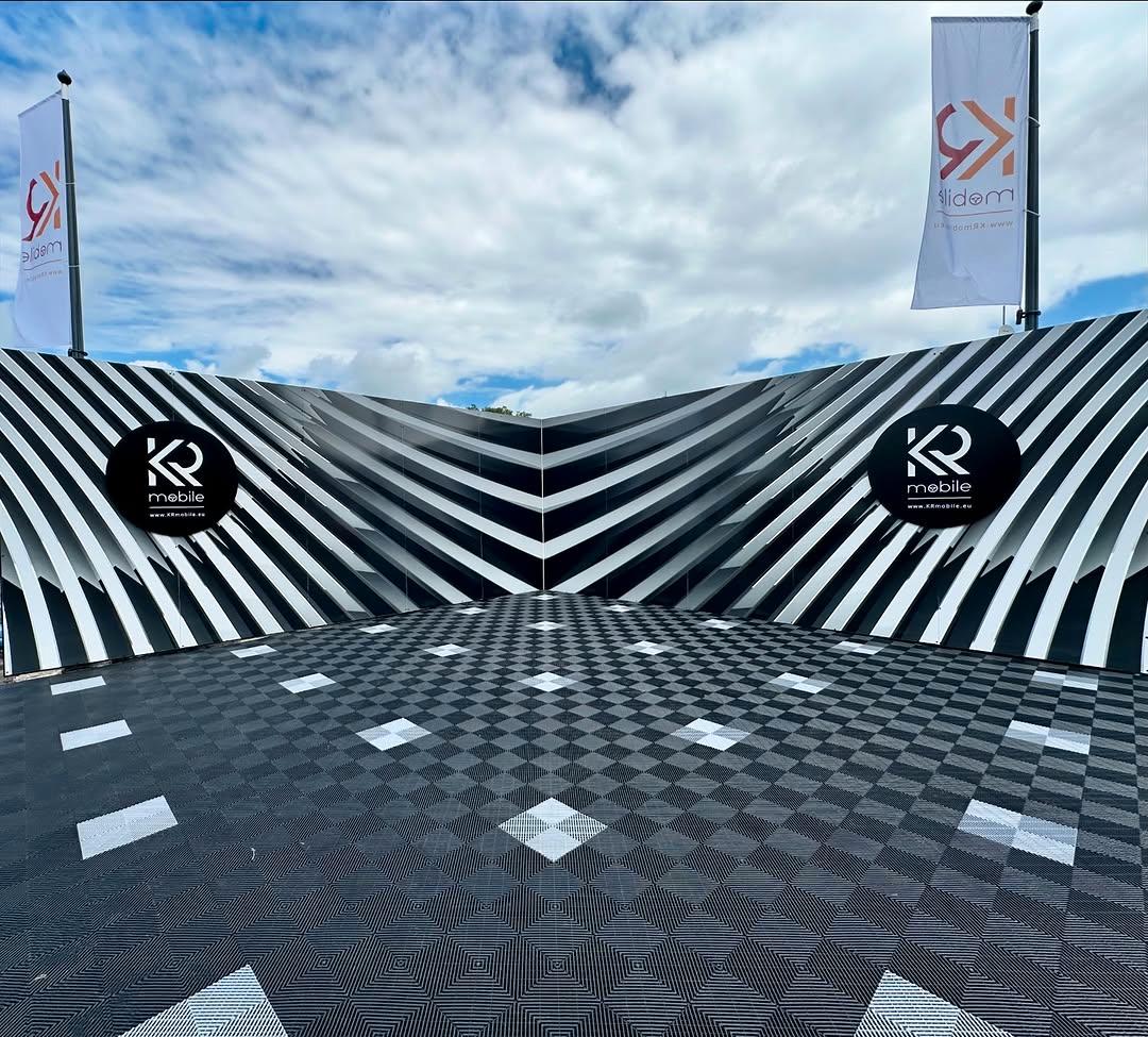 showroom-image-top
