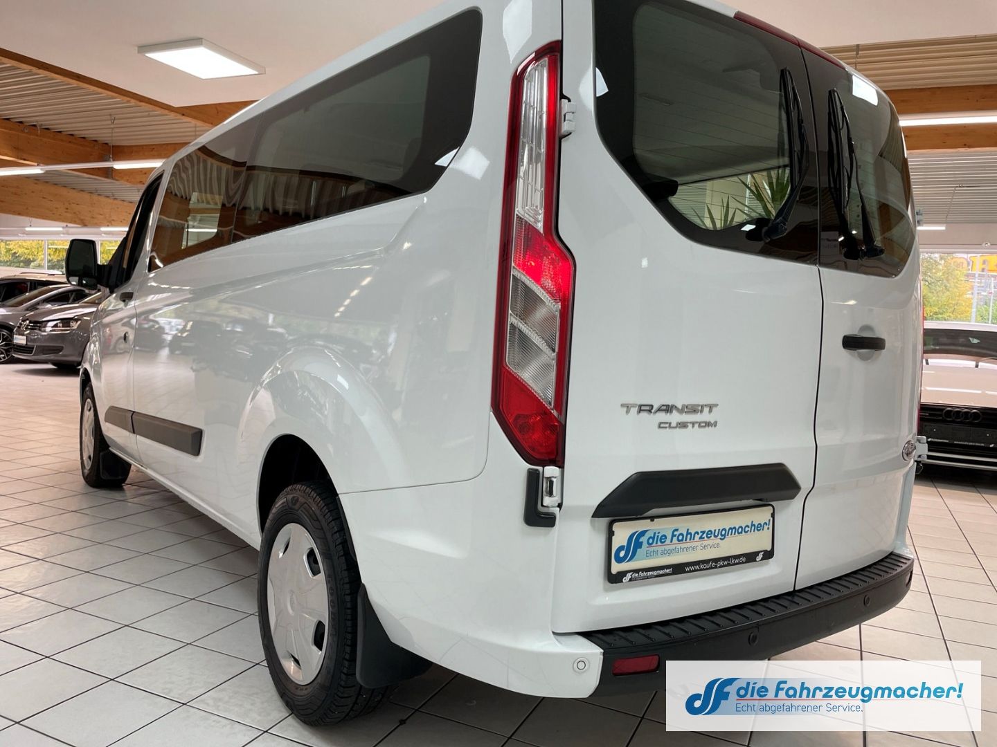 Fahrzeugabbildung Ford Transit Tourneo Kombi 320 L2 Trend Dyn. Kurvenli
