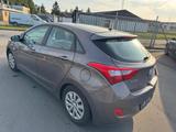 Hyundai i30 blue 1.6 GDI Trend - gebrauchte Hyundai i30 aus dem Jahr 2015
