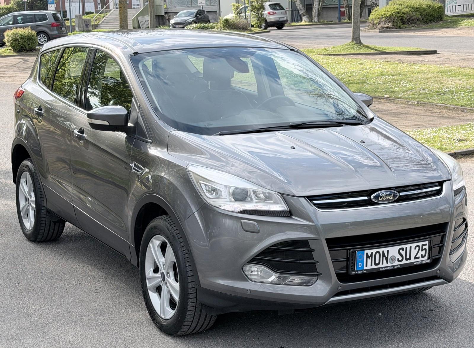 Ford Kuga Titanium Navi PDC T-Leder 4x4 Bi Xenon SHZ