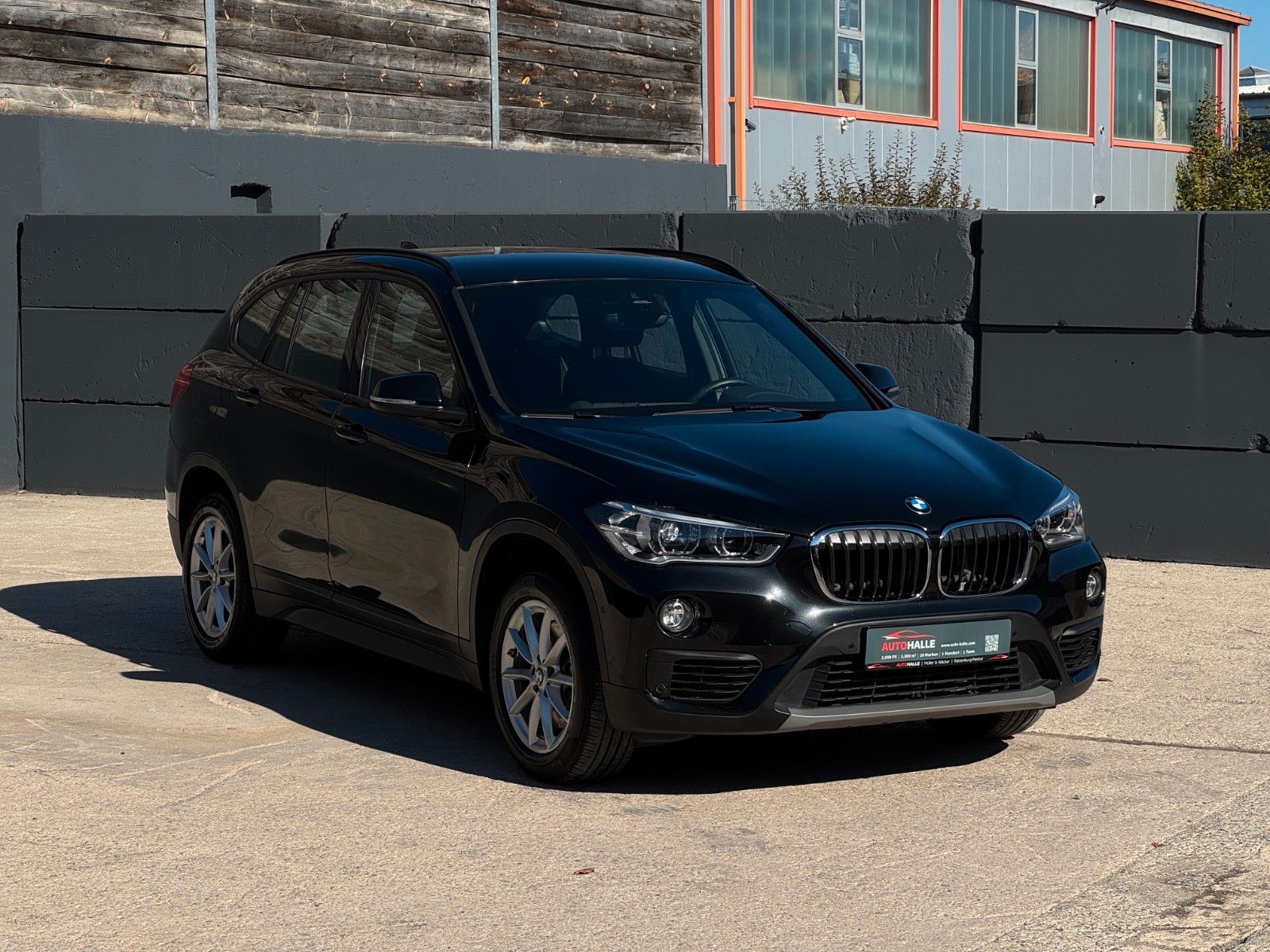 Fahrzeugabbildung BMW X1 sDrive20i Advantage Tempomat AHK PDC SHZ LED