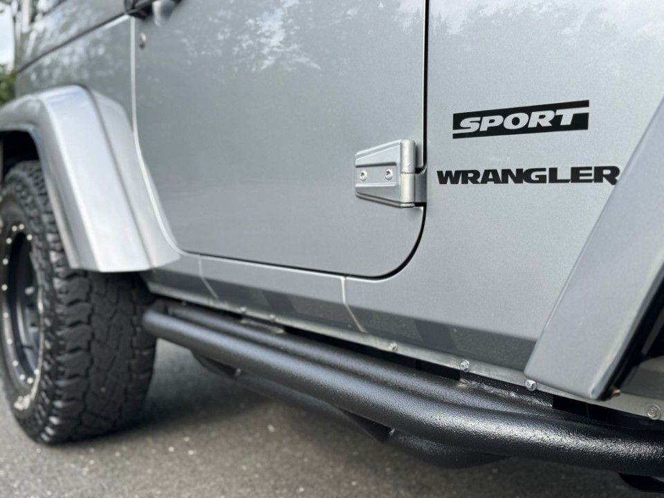 Fahrzeugabbildung Jeep Wrangler JK Unlimited Sport 3.6 Hard- Softtop