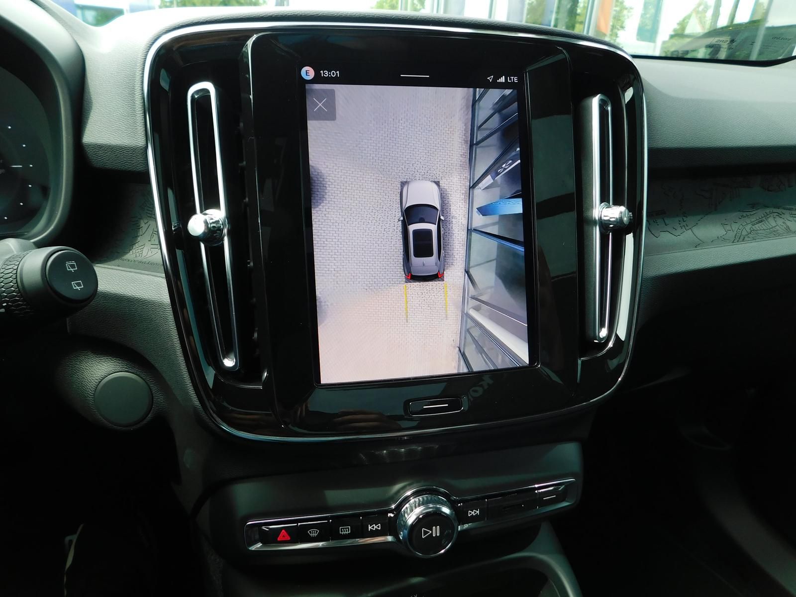 Fahrzeugabbildung Volvo EX40 Single Motor ext. Range Plus Black Edition
